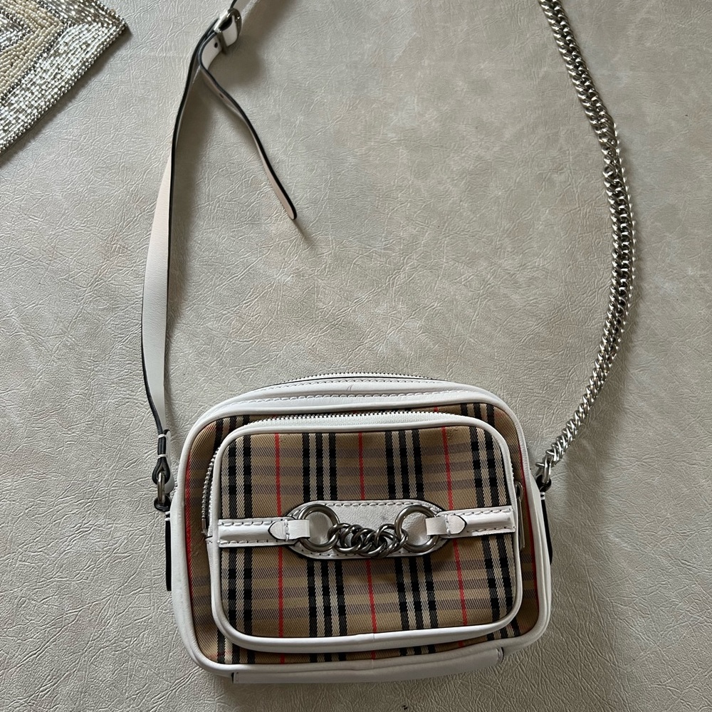 🤍🤍🤎Burberry Check Link Camera Bag 🤎🤍🤍 - Picture 2 of 14